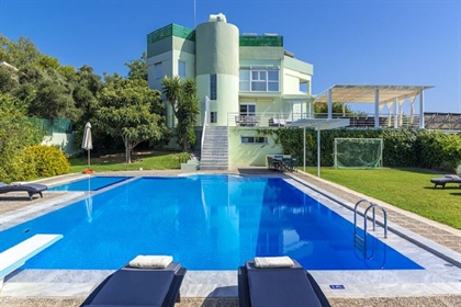 Villa 500 m² in central Greece