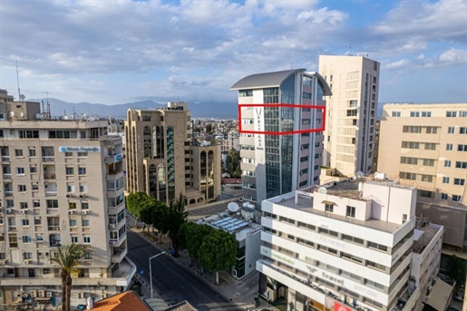 Business 473 m² Nicosia