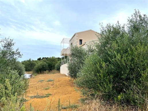 Detached house 82 m² in Corfu