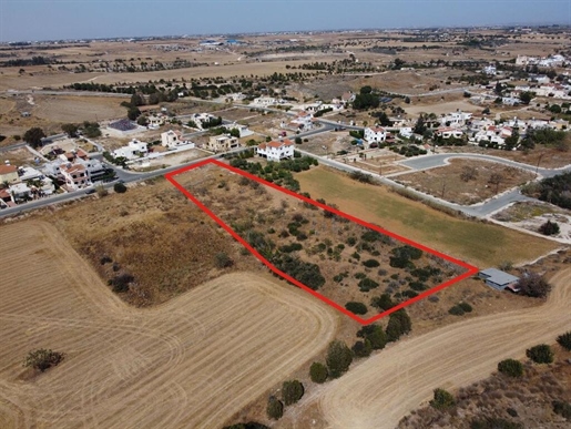 Land 7108 m² Larnaka
