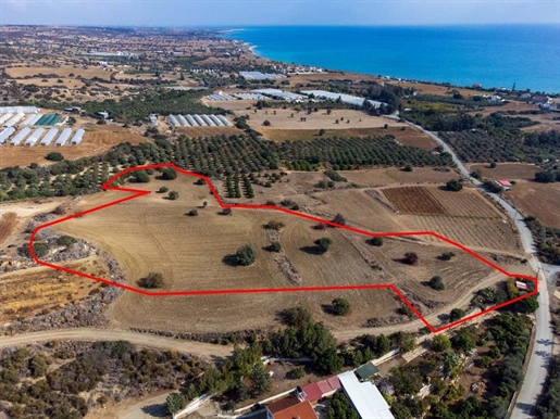 Land 16389 m² Larnaka