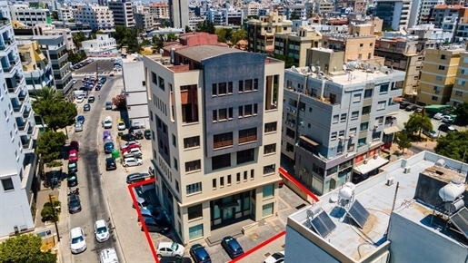 Business 1060 m² Nicosia