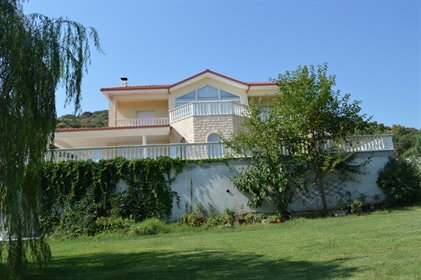 Freistehendes Haus 210 m² in den Vororten von Thessaloniki