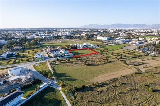 Land 3336 m² Nicosia