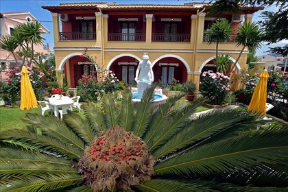 Хотел 400 m² в Корфу