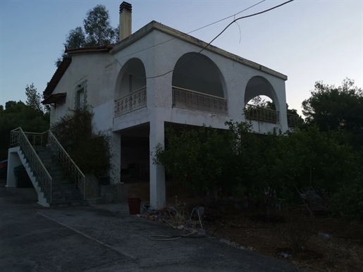 Dom wolnostojący o powierzchni 100 m² w Evia