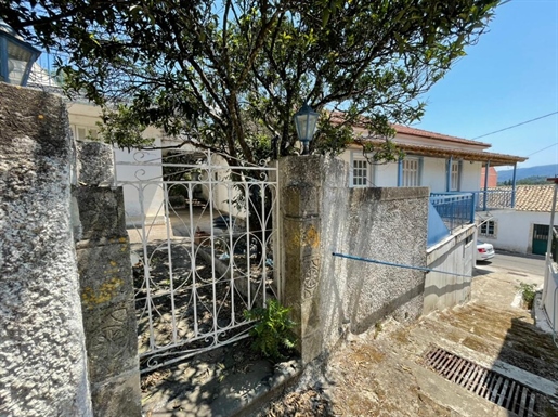 Detached house 235 m² in Corfu