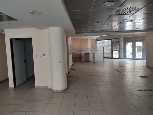 Commercial property 240 m² in Athens