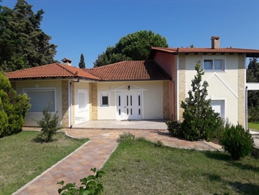 Freistehendes Haus 185 m² in den Vororten von Thessaloniki