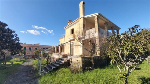 Building 368 m² in Corfu