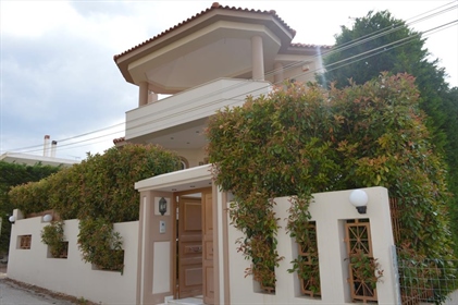 Villa 285 m² in Eastern Peloponnese