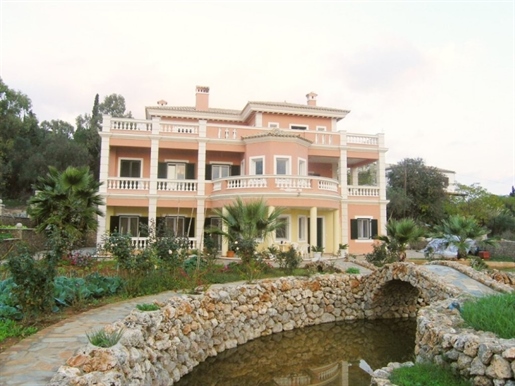 Villa 430 m² in Corfu