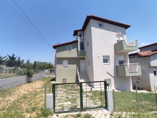 Detached house 254 m² in the suburbs of Thessaloniki