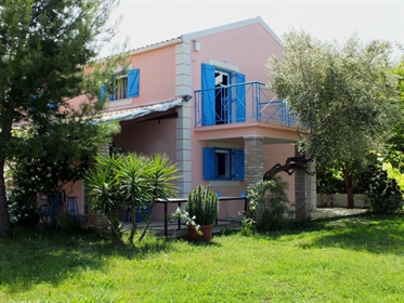 Самостоятелна къща 140 m² в Корфу
