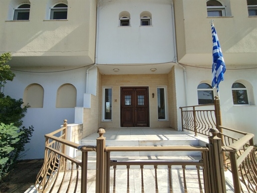 Villa 550 m² in the suburbs of Thessaloniki