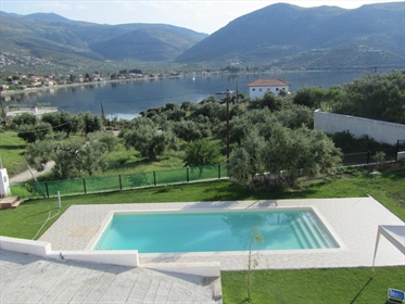 Villa 595 m² in central Greece