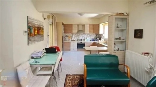 Appartement van 100 m² in Kavala