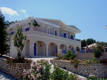 Villa 296 m² in Corfu