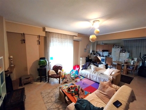 Wohnung von 97 m² in einem Vorort von Thessaloniki