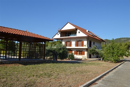 Villa 320 m² in Loutraki