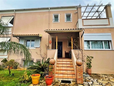 Detached house 257 m² in Corfu