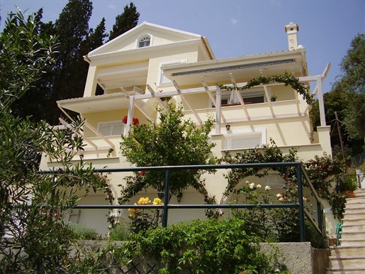 Villa 255 m² in Corfu