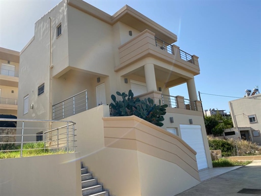 Maisonnette 200 m² en Crète