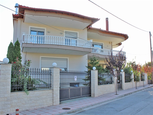 Detached house 354 m² on the Olympic Coast