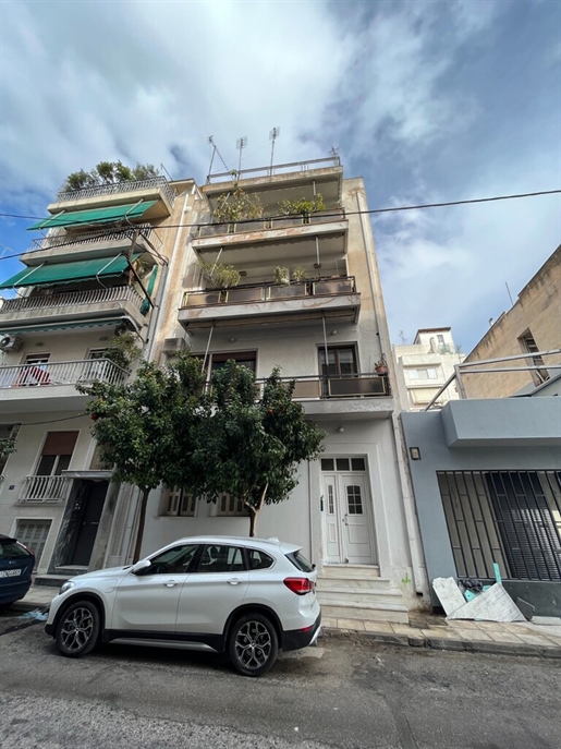 Building 374 m² in Athens