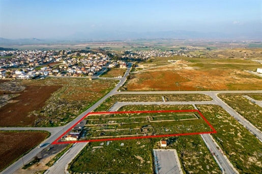 Land 9098 m² Nicosia