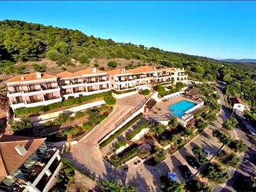 Hotel 2500 m² in Western Peloponnese