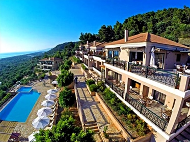 Hotel 2500 m² im Westen des Peloponnes