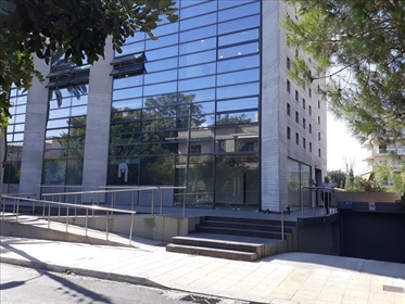 Business 737 m² in Athens