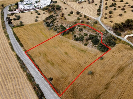 Terrein 8362 m² Larnaka