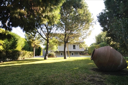 Villa 400 m² in Attica