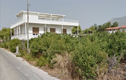 Detached house 350 m² in Loutraki