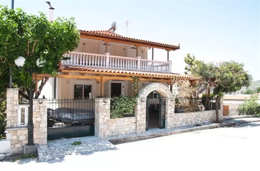 Einfamilienhaus von 250 m² im Osten des Peloponnes