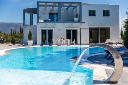 Villa 436 m² in Corfu