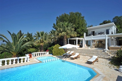 Villa 350 m² in Corfu