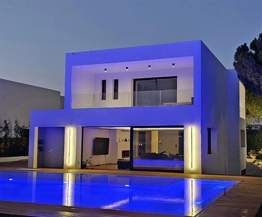 Detached house 450 m² in Athens