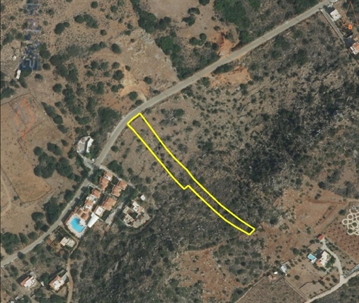 Terrain de 2100 m² en Crète
