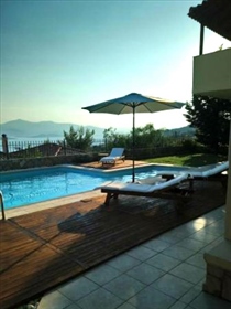 Villa 190 m² in central Greece