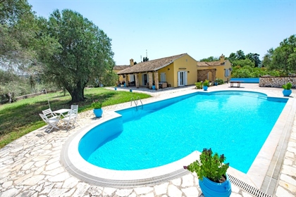 Villa 305 m² in Corfu