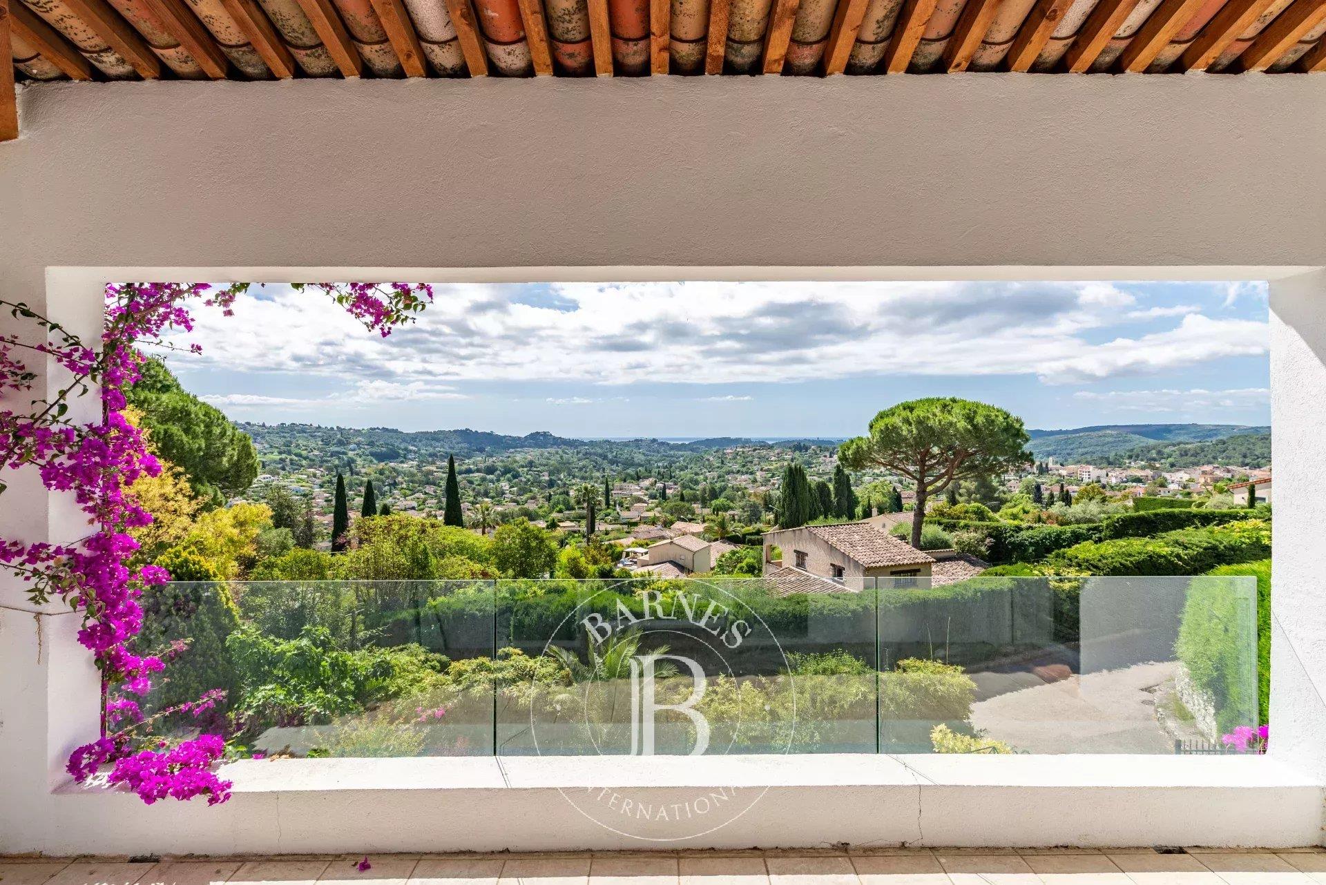 Exceptional Seaviews - 5-Bedroom Villa