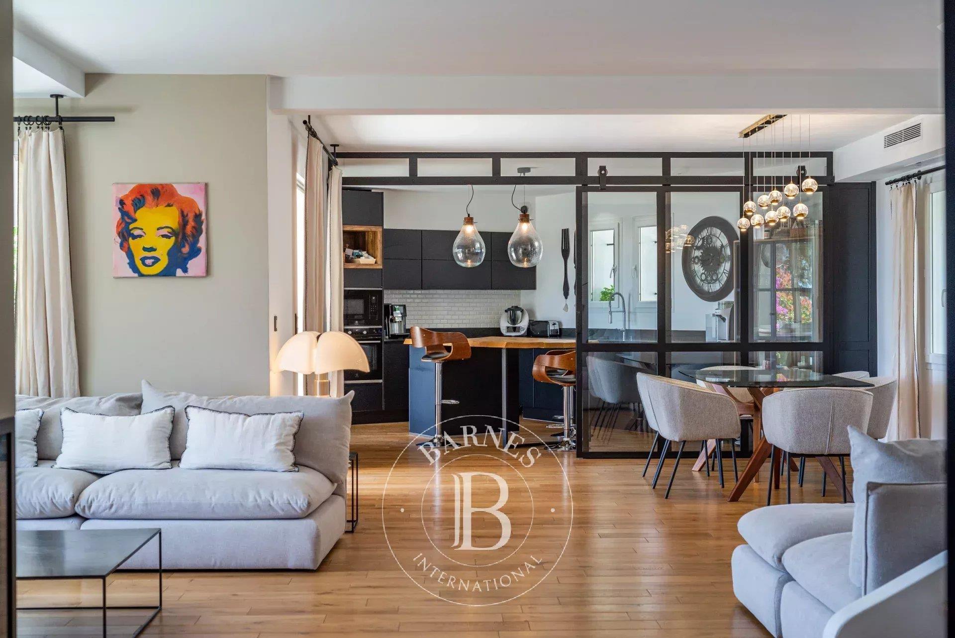 Exceptional Seaviews - 5-Bedroom Villa