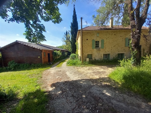 Corps De Ferme Perigourdin En Pierre