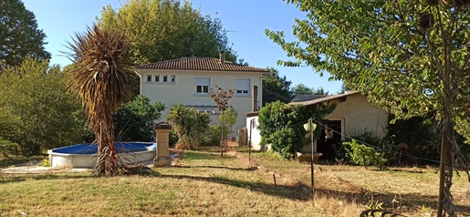 House with 4 bedrooms at the exit of Sainte Livrade sur Lot