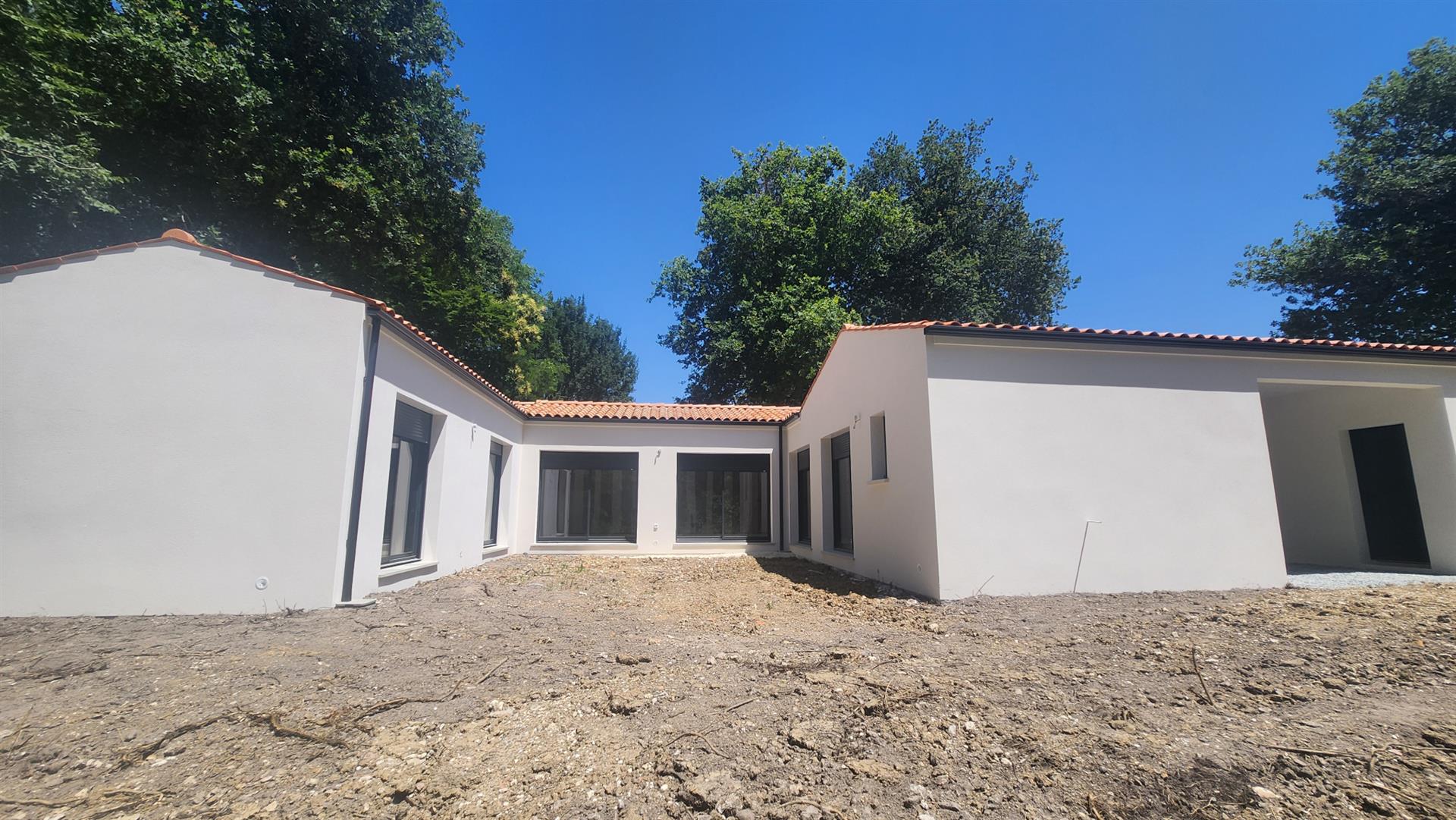 A Quality House For A Charming Environment