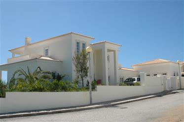 4 bedrooms villa in Atalaia near the Golf of Boavista