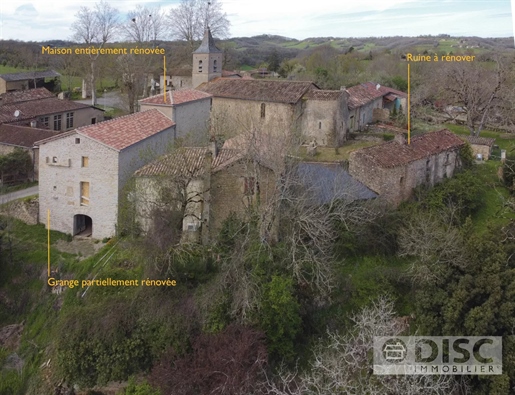 Renovated house, a partially renovated barn and superb views on 6000m² of land.